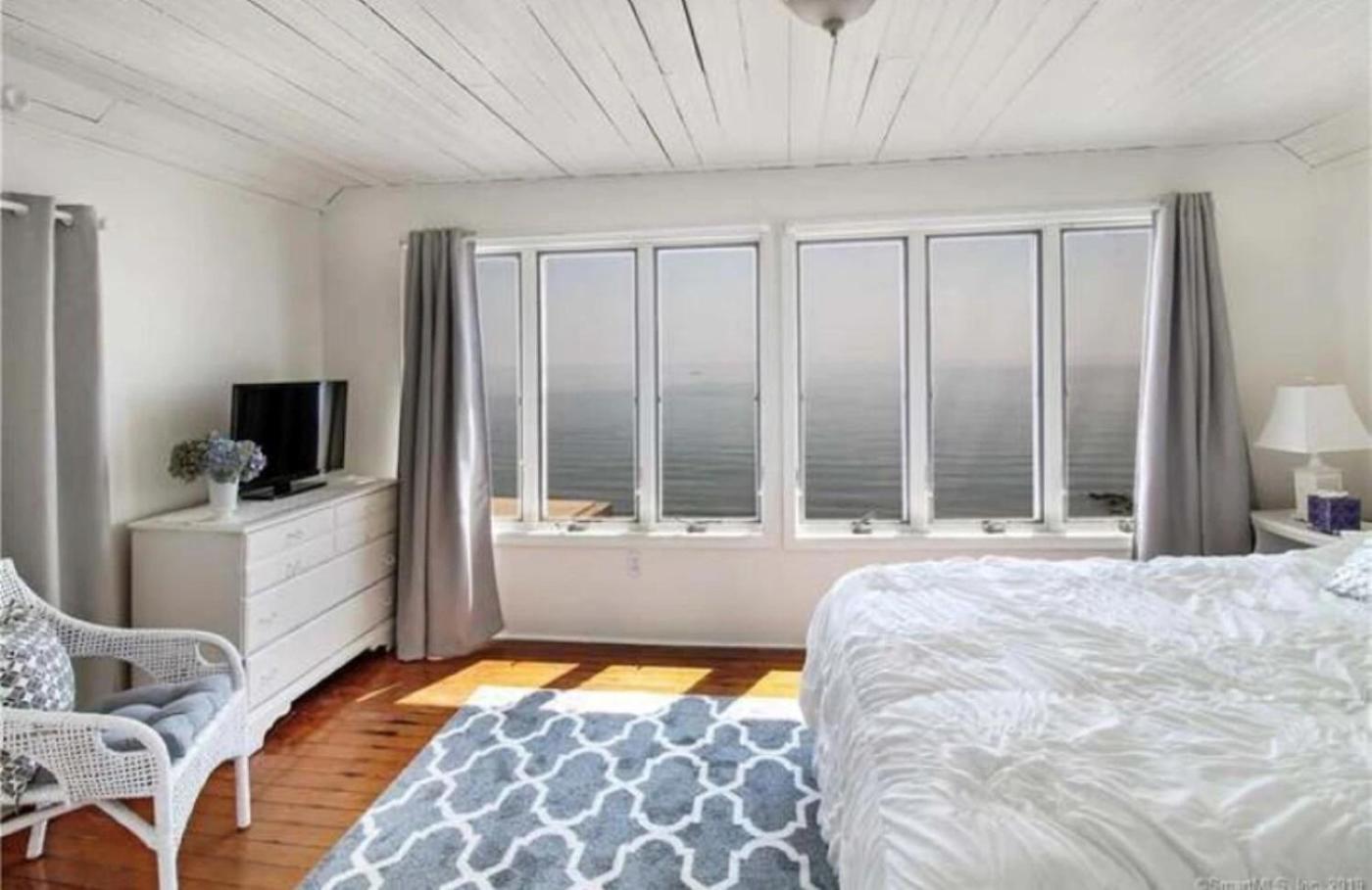 Cozy Beach - Direct Waterfront! East Haven المظهر الخارجي الصورة